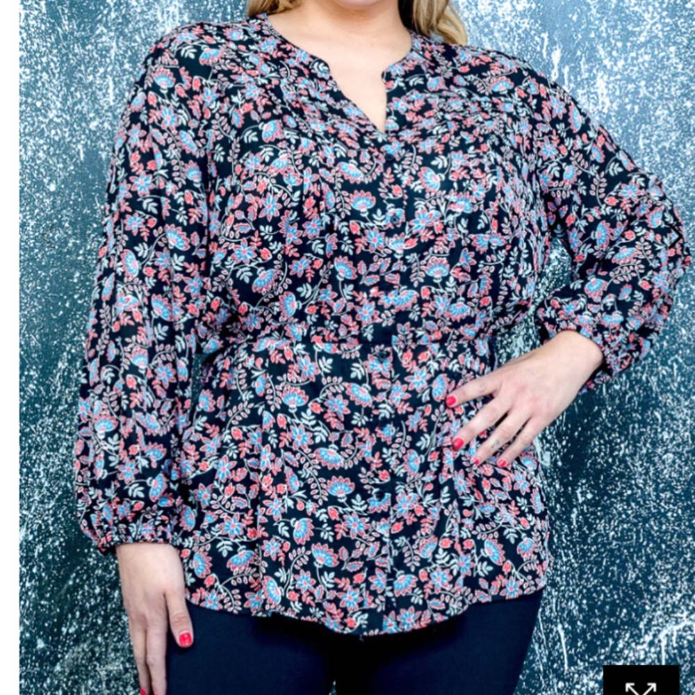 NWT Plus Size Women’s  Black Floral Long Sleeves  Tunic Top with self Tie  Boho